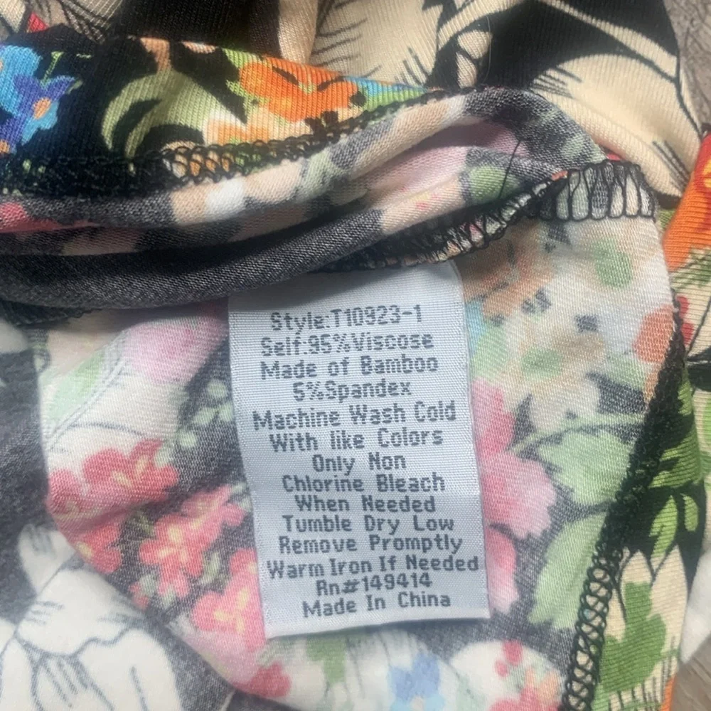 Johnny Was Redland Favorite Bamboo Stretch Knit Floral Print V-Neck Teeshirt XXL - Picture 6 of 12